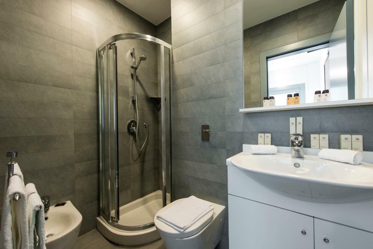 Bnbutler - Duomo Apartment - Galleria Unione Милан Экстерьер фото